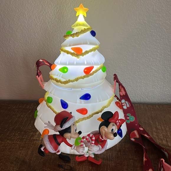 Disney Other - Disney parks holiday popcorn bucket ♥️💚